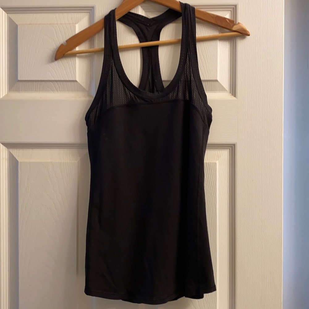 Lululemon tank.